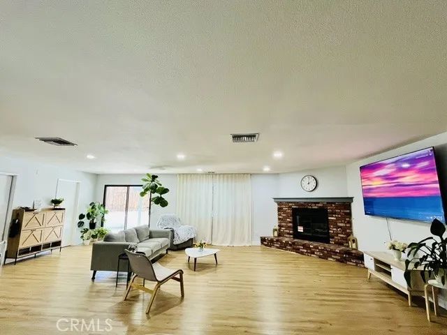 17260 Forest Hills, Victorville, CA 92395