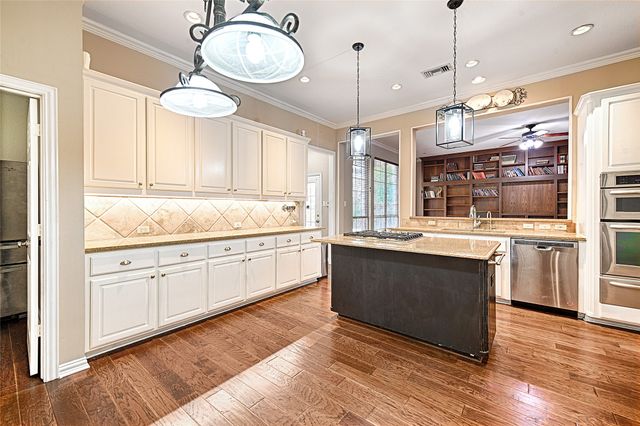 1461 Brookside Drive, Carrollton, TX 75007