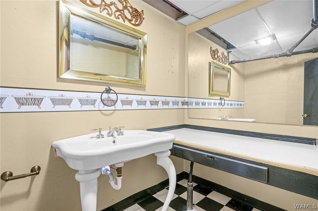 60 Bellview, Tuscaloosa, AL 35405