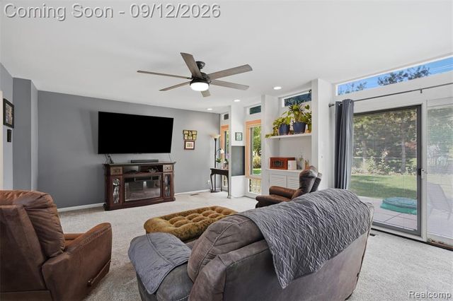 2644 Saint Joseph, West Bloomfield, MI 48324
