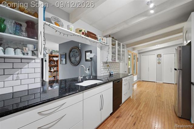 2644 Saint Joseph, West Bloomfield, MI 48324