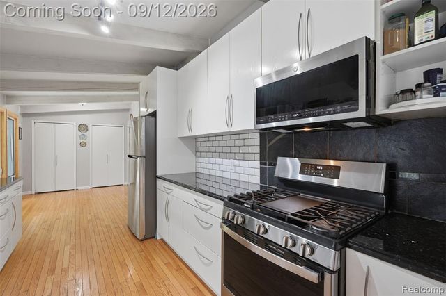 2644 Saint Joseph, West Bloomfield, MI 48324
