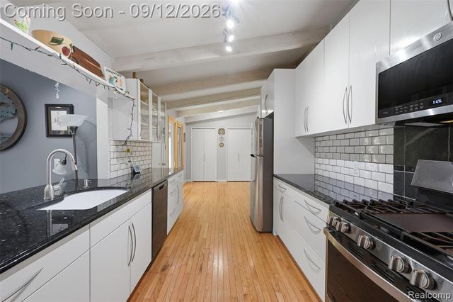 2644 Saint Joseph, West Bloomfield, MI 48324