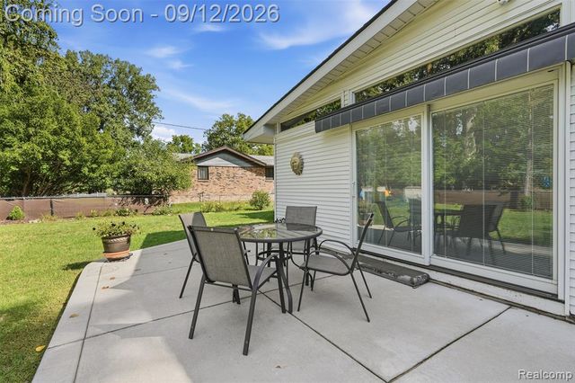 2644 Saint Joseph, West Bloomfield, MI 48324