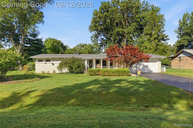 2644 Saint Joseph, West Bloomfield, MI 48324