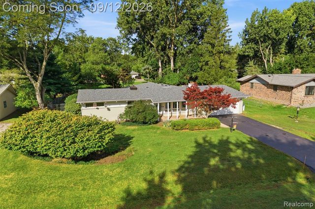 2644 Saint Joseph, West Bloomfield, MI 48324