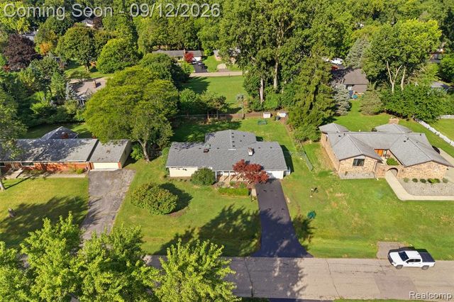2644 Saint Joseph, West Bloomfield, MI 48324