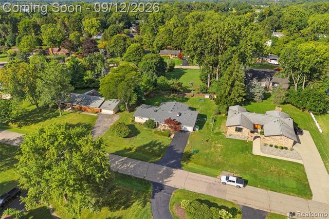 2644 Saint Joseph, West Bloomfield, MI 48324