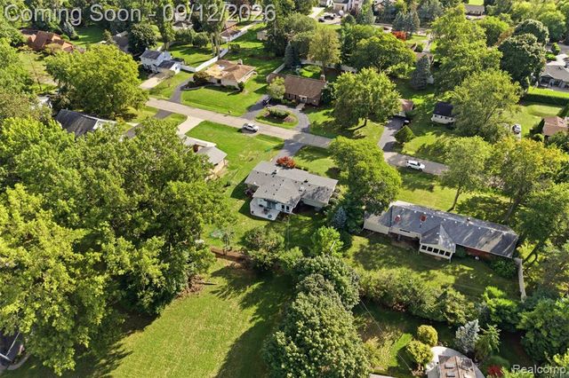 2644 Saint Joseph, West Bloomfield, MI 48324