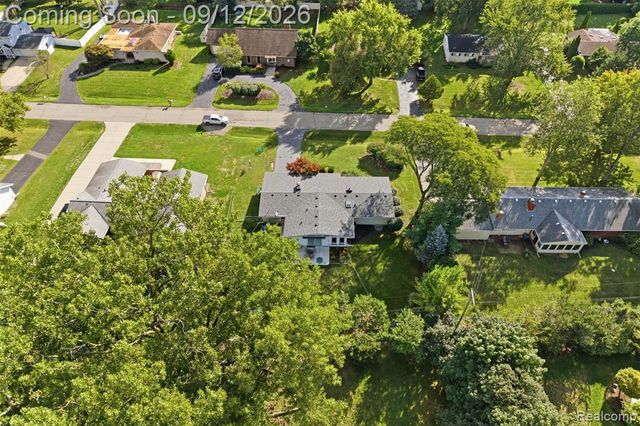 2644 Saint Joseph, West Bloomfield, MI 48324