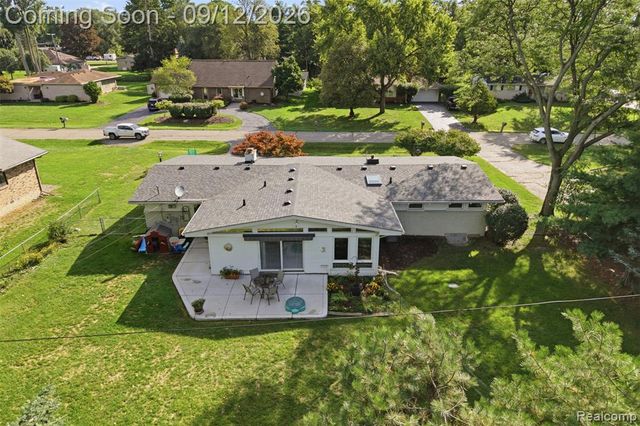 2644 Saint Joseph, West Bloomfield, MI 48324