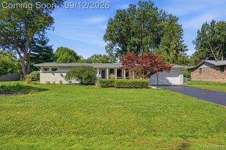 2644 Saint Joseph, West Bloomfield, MI 48324