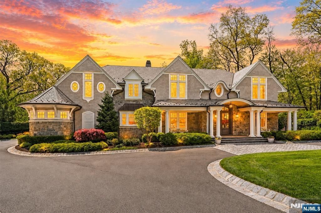555 Miller Court, Wyckoff, NJ 07481