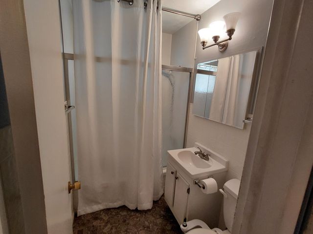 1035 E Mccanse Street, Springfield, MO 65803