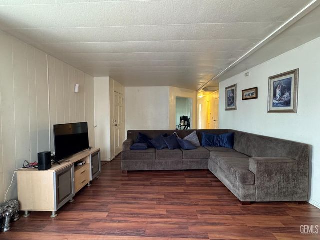 6601 Eucalyptus Drive 354, Bakersfield, CA 93306