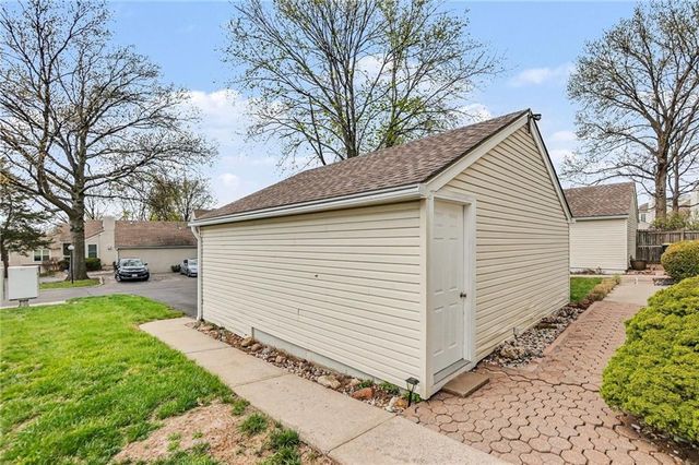 8267 N Revere Avenue, Kansas City, MO 64151