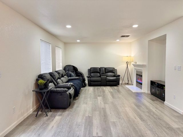 4045 EWS Woods Blvd, Stockton, CA 95206