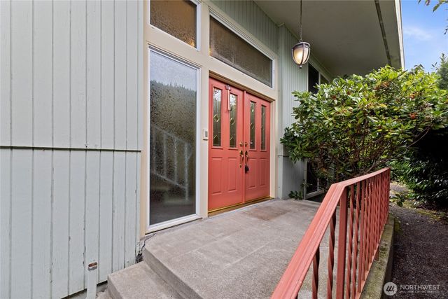 6107 Hawthorne Terrace NE, Tacoma, WA 98422
