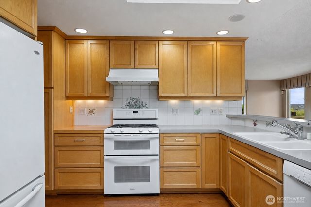 6107 Hawthorne Terrace NE, Tacoma, WA 98422