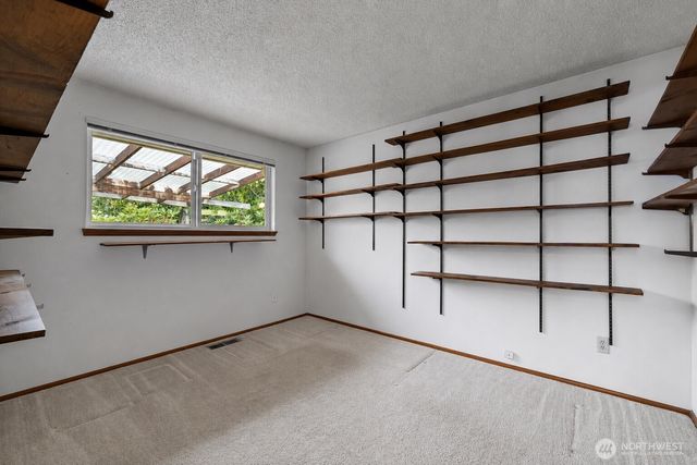 6107 Hawthorne Terrace NE, Tacoma, WA 98422