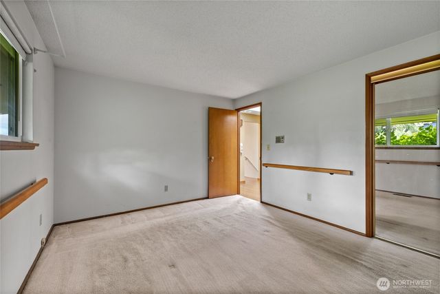 6107 Hawthorne Terrace NE, Tacoma, WA 98422
