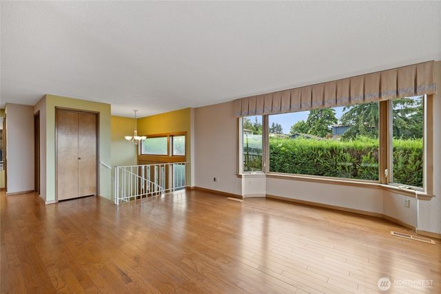 6107 Hawthorne Terrace NE, Tacoma, WA 98422