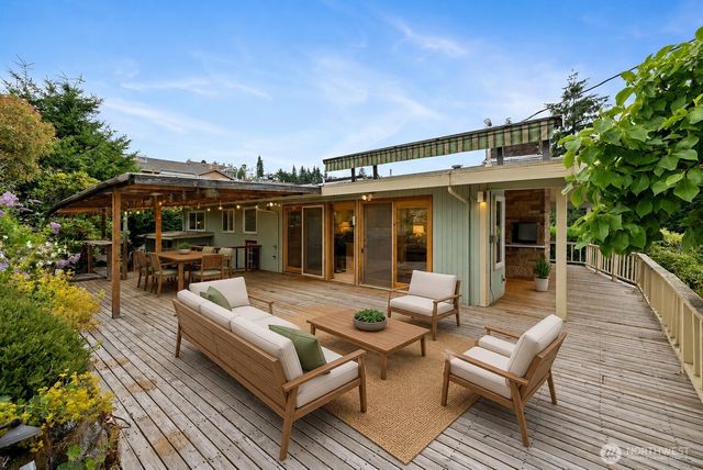 6107 Hawthorne Terrace NE, Tacoma, WA 98422