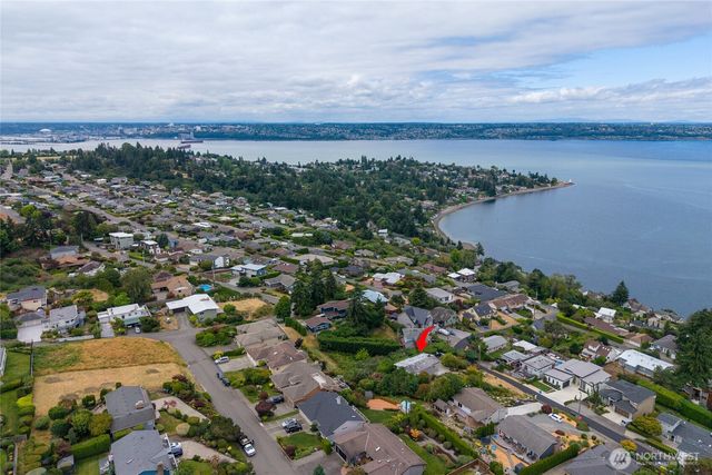6107 Hawthorne Terrace NE, Tacoma, WA 98422