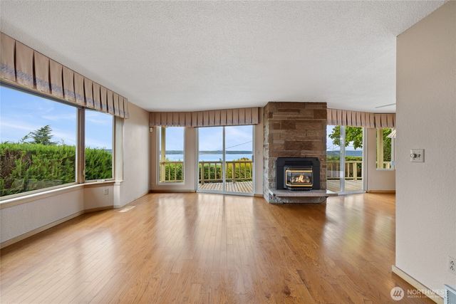 6107 Hawthorne Terrace NE, Tacoma, WA 98422