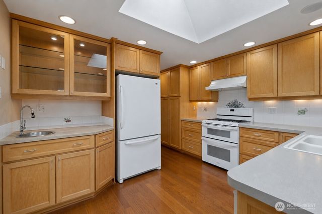 6107 Hawthorne Terrace NE, Tacoma, WA 98422