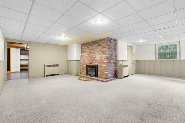 1077 Riverside Drive, Battle Creek, MI 49015