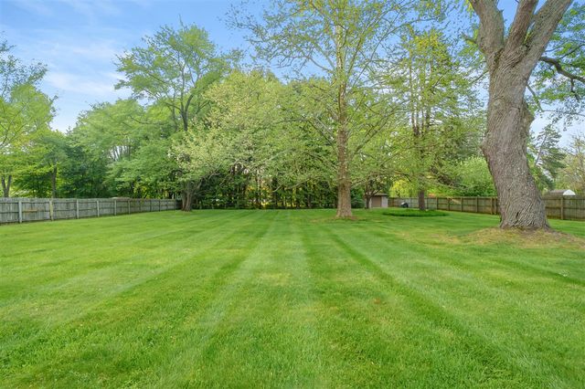 1077 Riverside Drive, Battle Creek, MI 49015