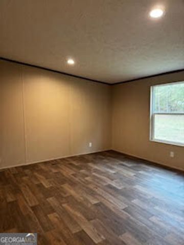 21 Trailer Park Road, Hartwell, GA 30643