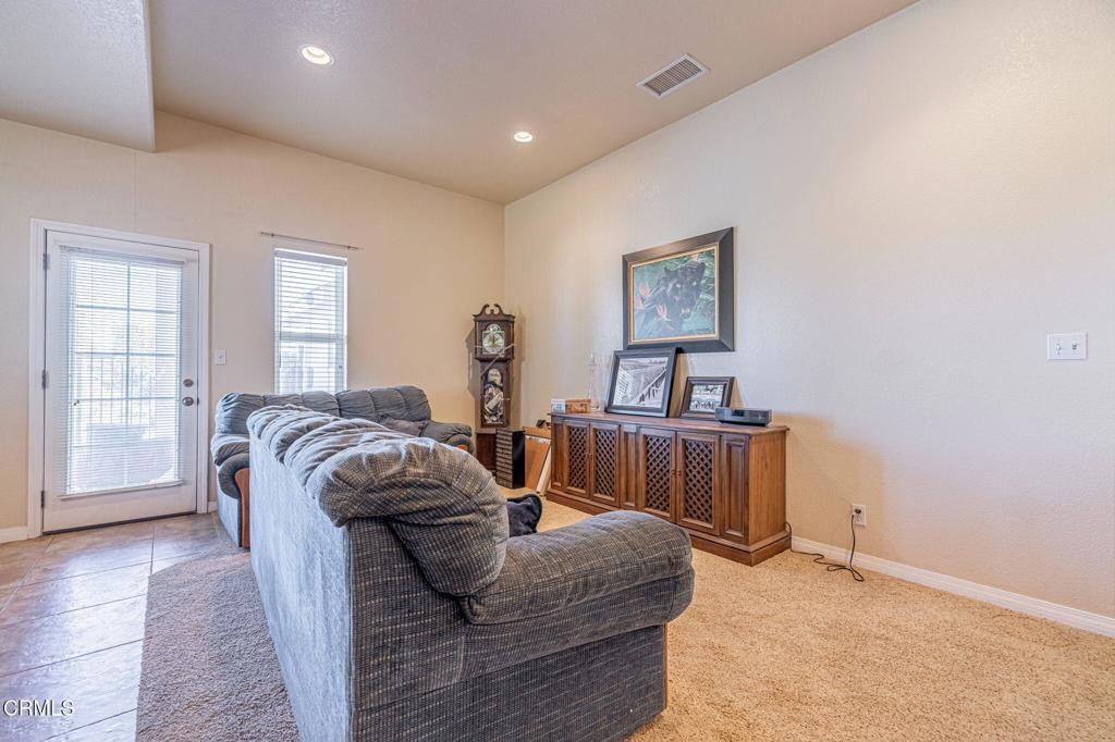 Image 14 of property listing at 8585 W Avenue E, Lancaster, CA 93536