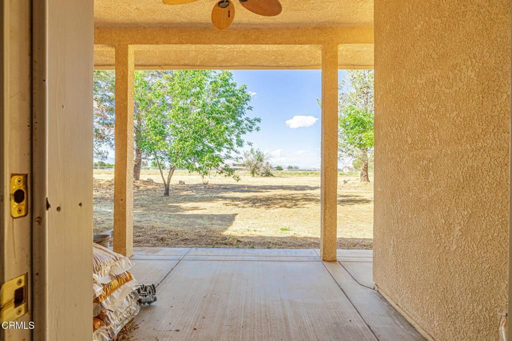 Image 28 of property listing at 8585 W Avenue E, Lancaster, CA 93536
