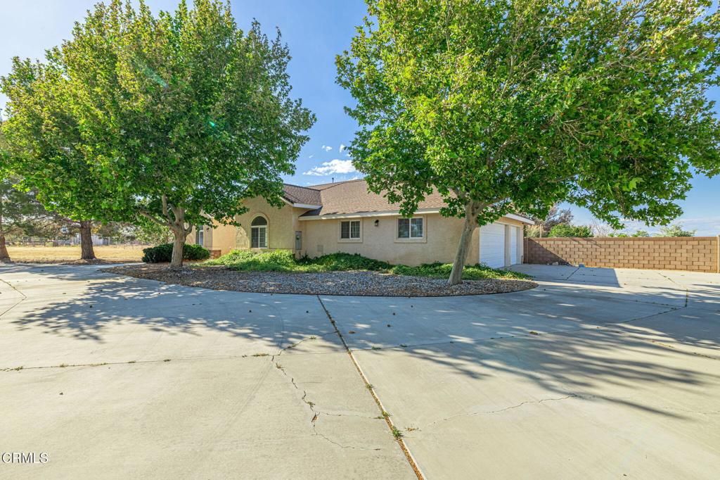 Image 3 of property listing at 8585 W Avenue E, Lancaster, CA 93536