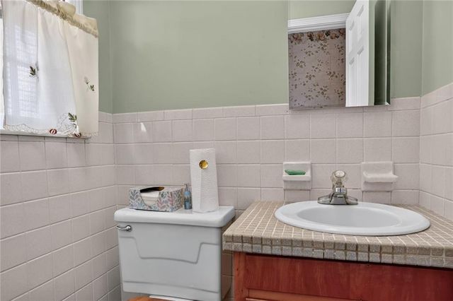 16904 Kentucky Road, Belton, MO 64012