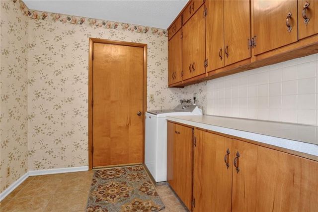16904 Kentucky Road, Belton, MO 64012