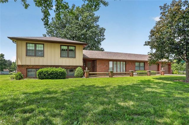 16904 Kentucky Road, Belton, MO 64012