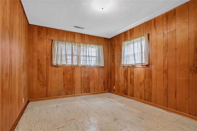 16904 Kentucky Road, Belton, MO 64012
