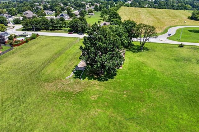 16904 Kentucky Road, Belton, MO 64012