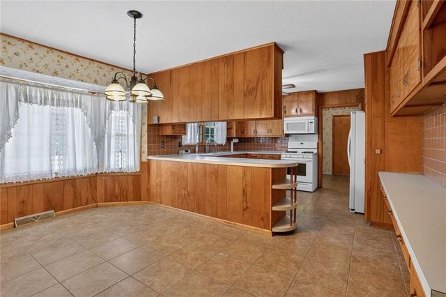 16904 Kentucky Road, Belton, MO 64012