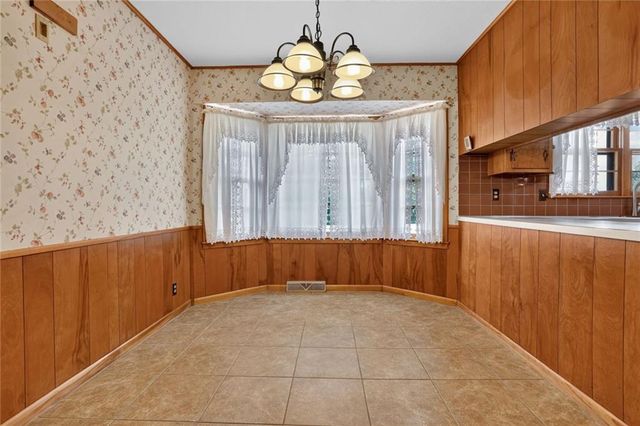 16904 Kentucky Road, Belton, MO 64012
