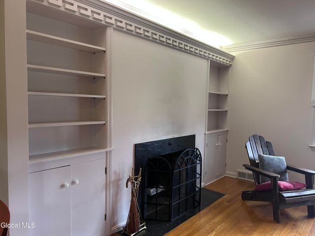 1737 Lexington Parkway, Niskayuna, NY 12309