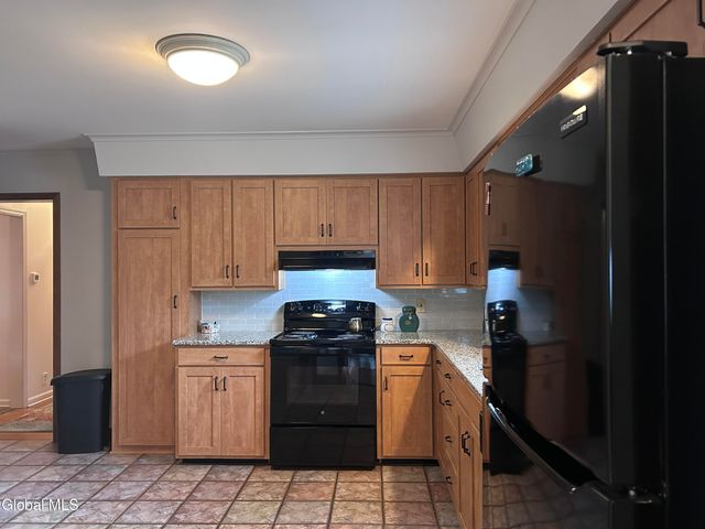 1737 Lexington Parkway, Niskayuna, NY 12309