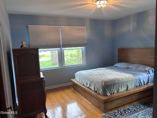 1737 Lexington Parkway, Niskayuna, NY 12309