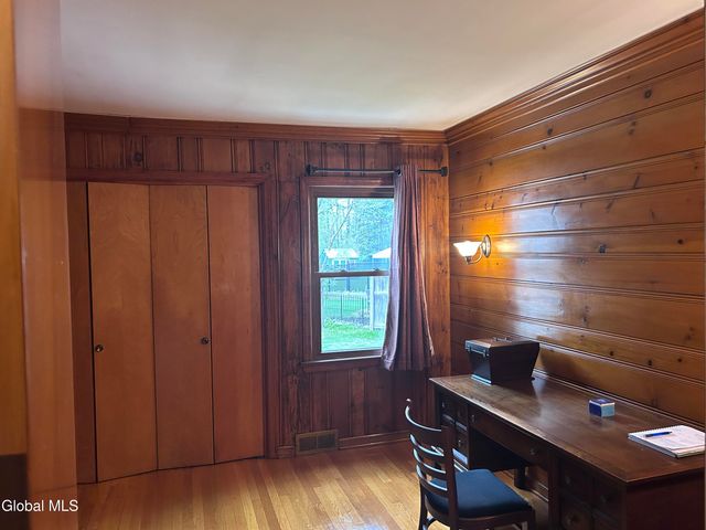 1737 Lexington Parkway, Niskayuna, NY 12309