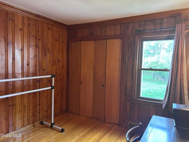 1737 Lexington Parkway, Niskayuna, NY 12309