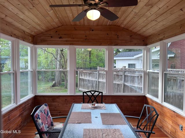 1737 Lexington Parkway, Niskayuna, NY 12309