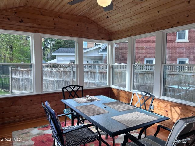 1737 Lexington Parkway, Niskayuna, NY 12309